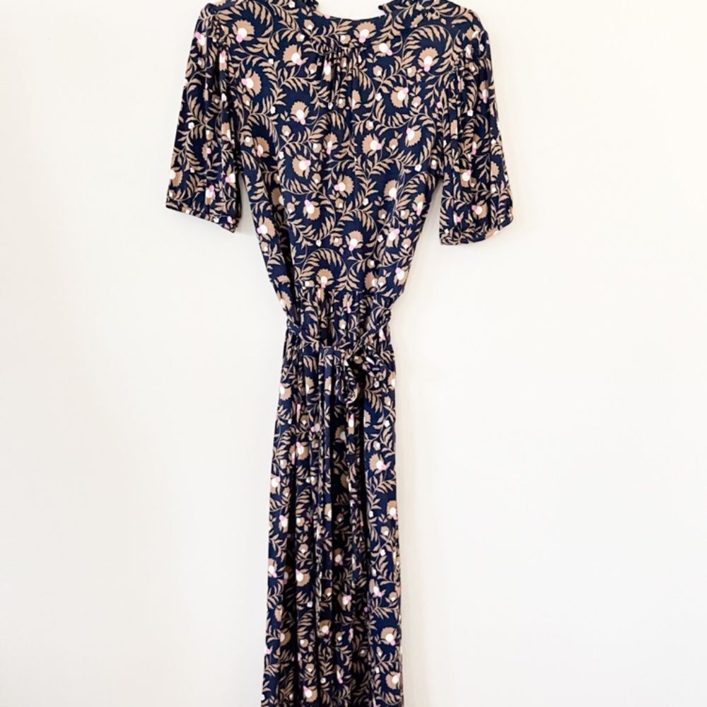 Boden Sz 6 Flora Jersey Dress Puff Sleeve Midi Modest Tie Waist Keyhole Navy - Picture 2 of 5